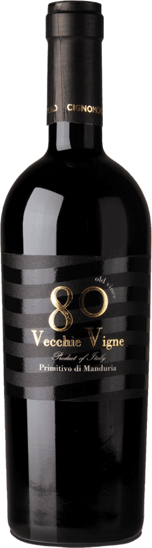 Cignomoro - Primitivo di Manduria DOP 80 Vecchie Vigne Primitivo 2022 Het label heeft een minimalistisch ontwerp met horizontale zwarte banen en een groot goudkleurig nummer 80 in het midden. Onder het nummer staan de woorden 'Vecchie Vigne' in goud, gevolgd door kleinere tekst 'Product of Italy' en 'Primitivo di Manduria'.